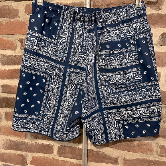 2/$15 Shein Blue Paisley Shorts Size Small - Picture 3 of 8